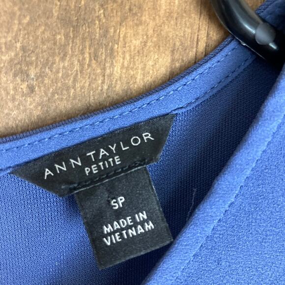 Ann Taylor LOFT Womens Blouse Blue Pleated Sleeveless Petite Small - Picture 4 of 10